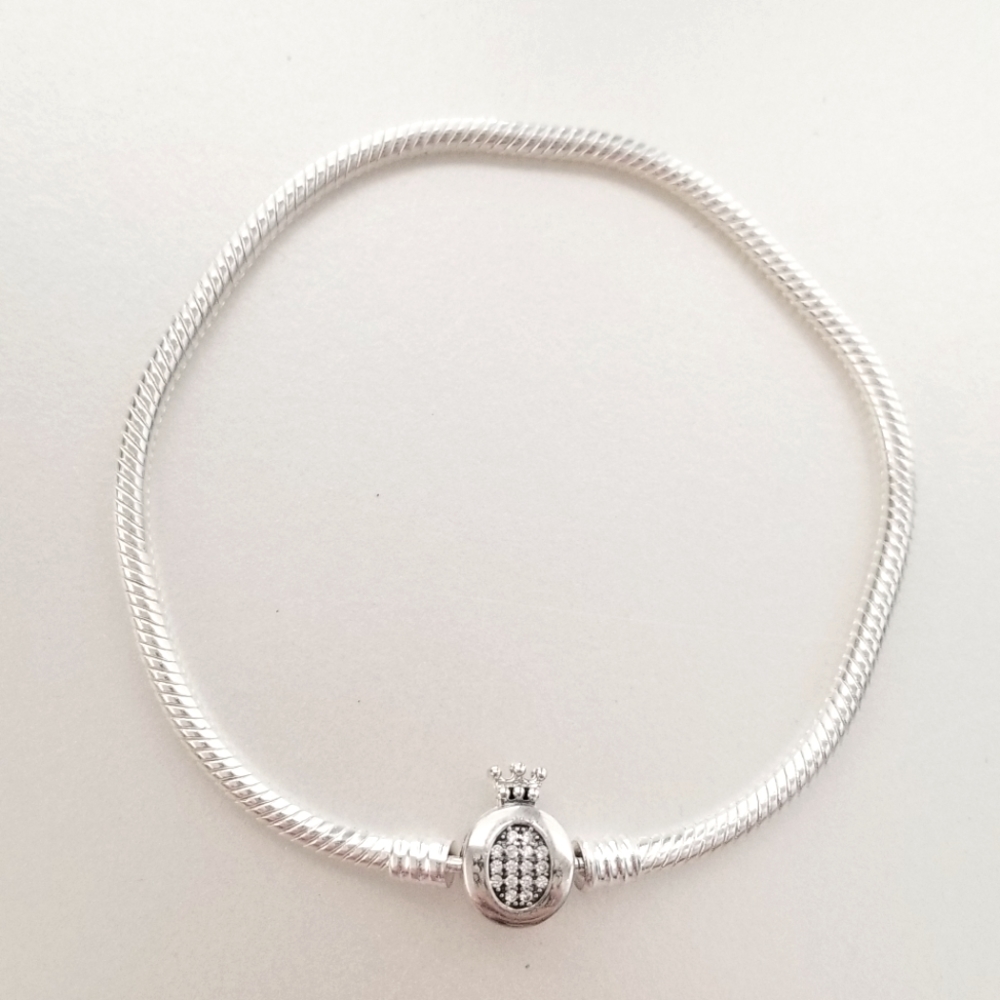 Pandora Moments Crown O Charm Bracelet